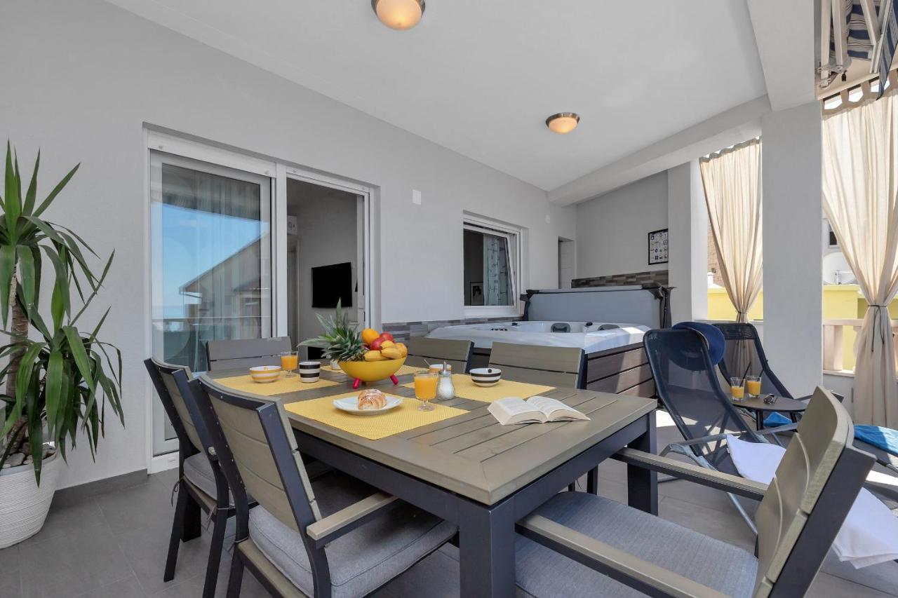 Apartments Villa Joy Podgora Exterior photo